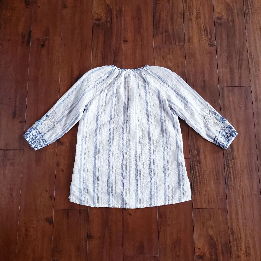 JOHNNY WAS Embroidered Shiloh White Cotton Peasant Blouse Tassle Tie Size Small - Picture 5 of 9